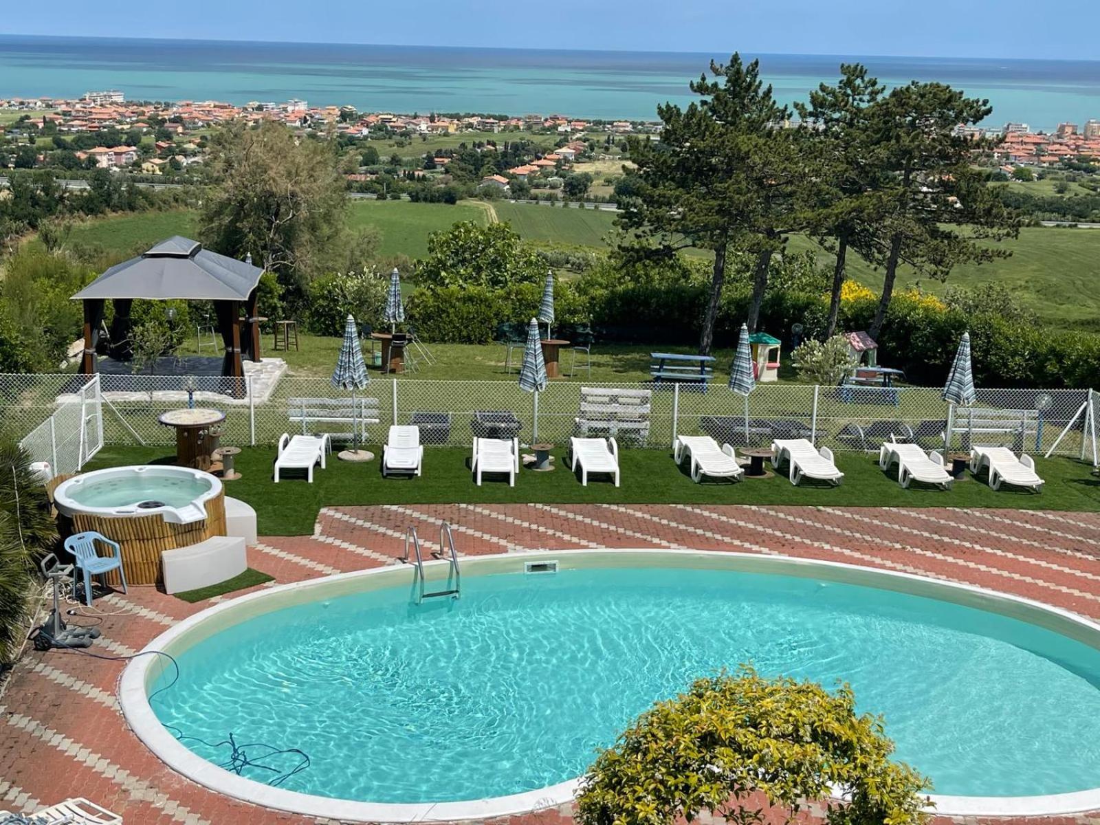 B&B Villa Alma San Costanzo Dış mekan fotoğraf